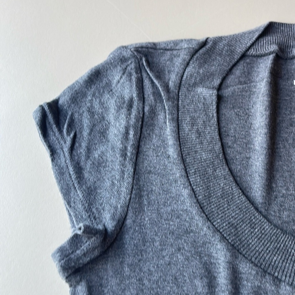 Express Sexy Basics Scoop Neck T-Shirt in Gray - Picture 3 of 6